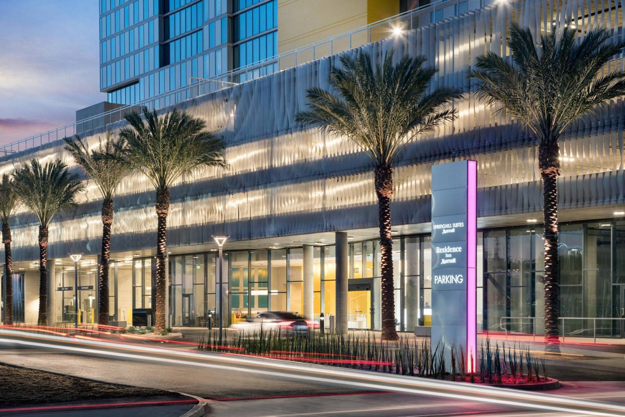 By Marriott Downtown/bayfront 3*