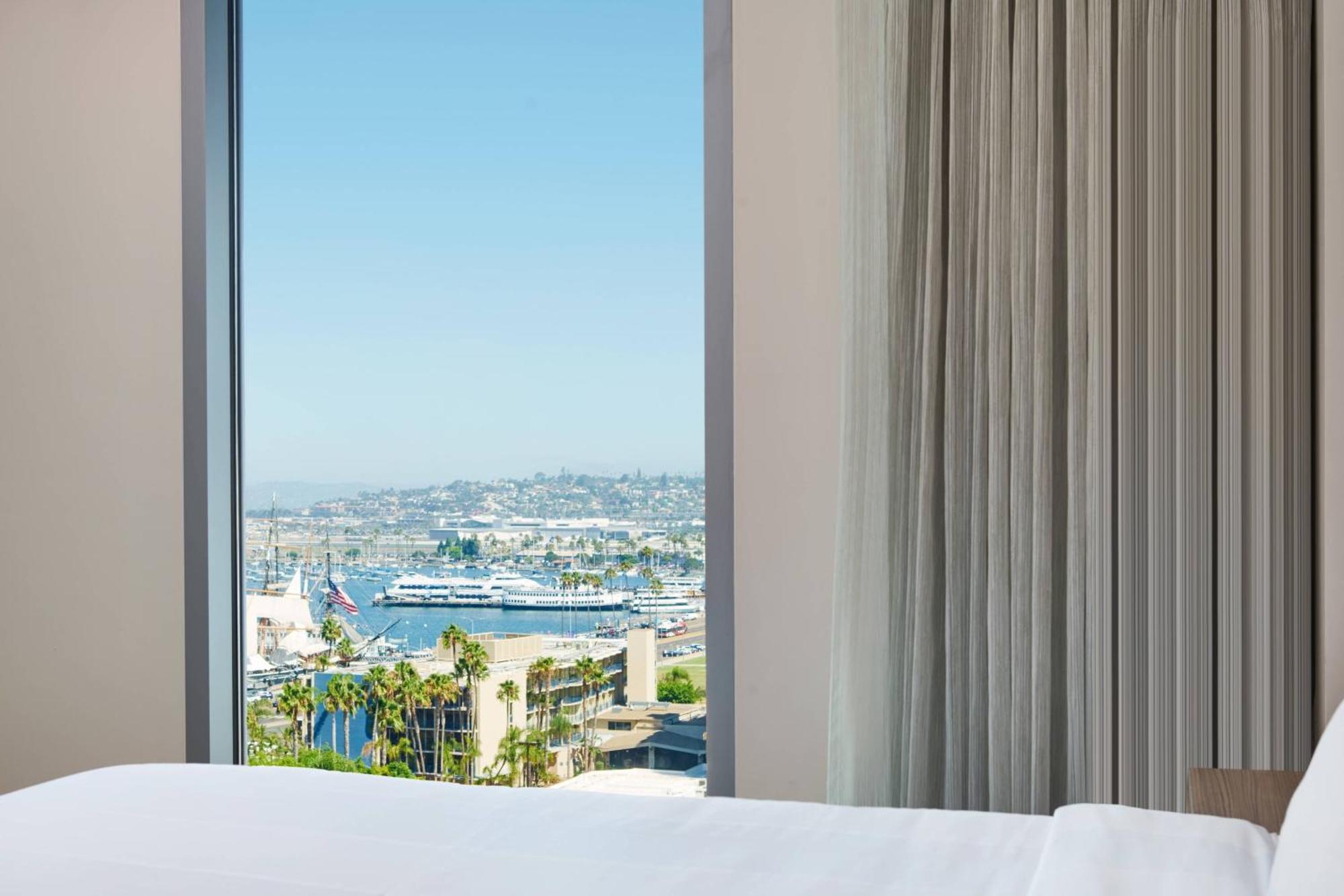 By Marriott Downtown/bayfront 3*