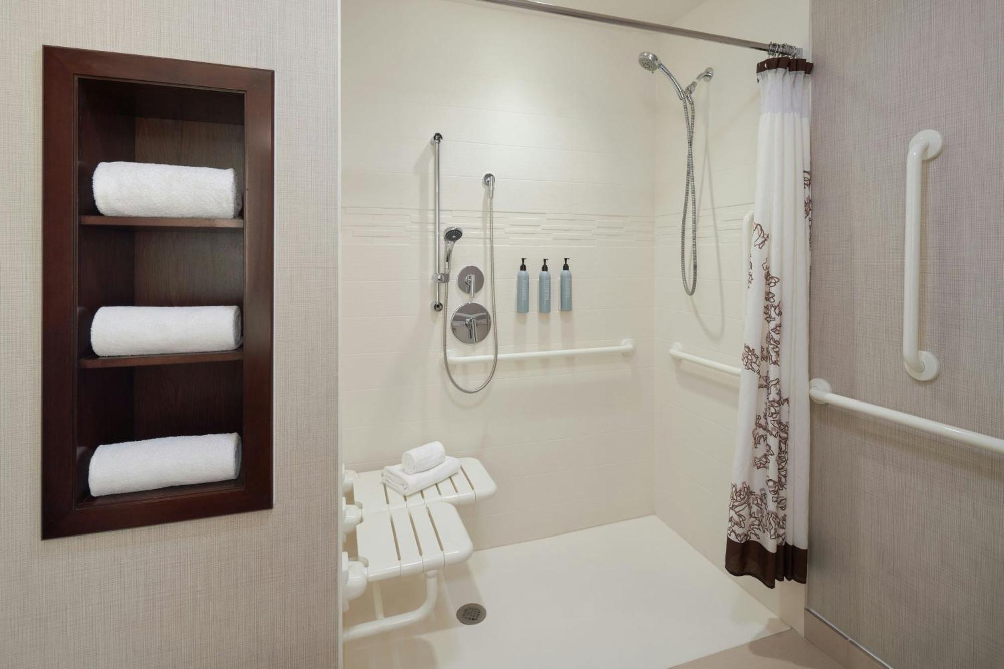 By Marriott Downtown/bayfront Hotel 3*